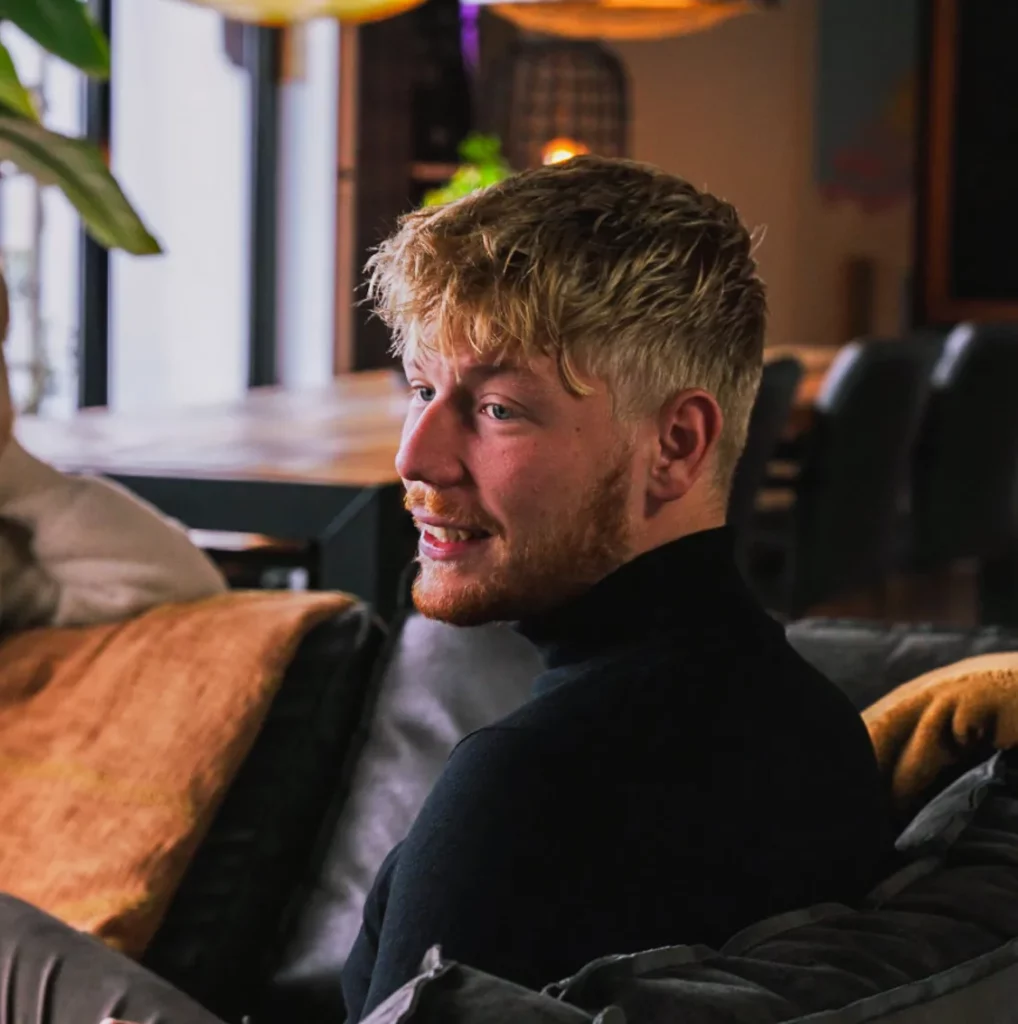 Intercedent Robin aan het werk in Huizen