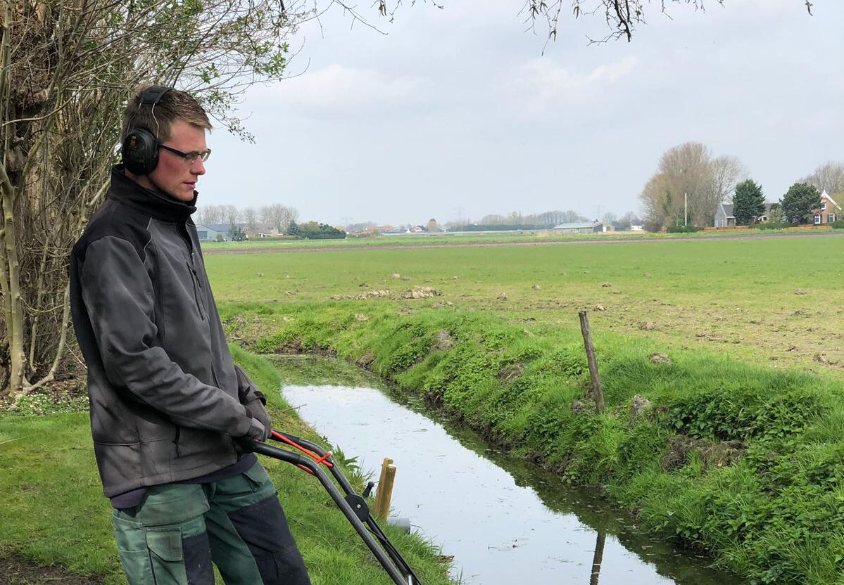 Hovenier aan het werk