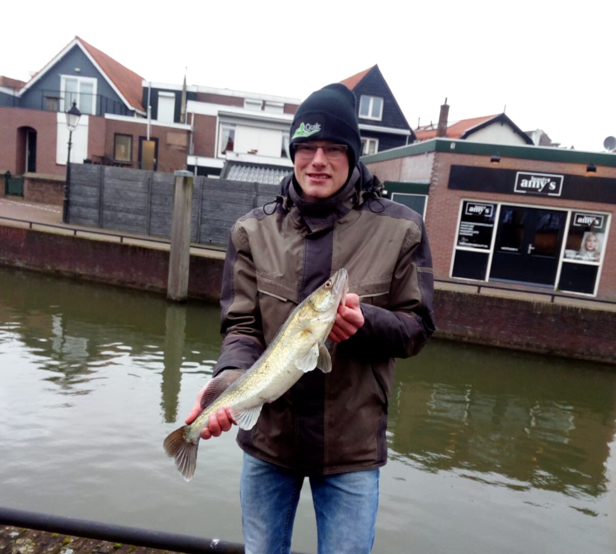 Joost met vis, altijd in de natuur te vinden