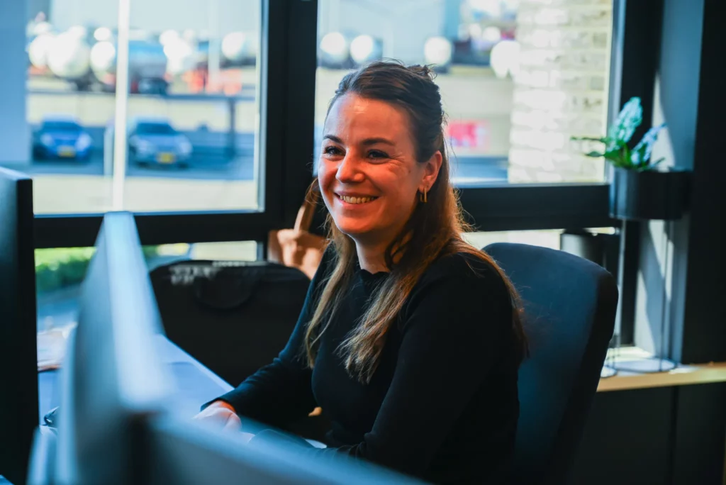 Renee aan het werk bij Baneninhetgroen