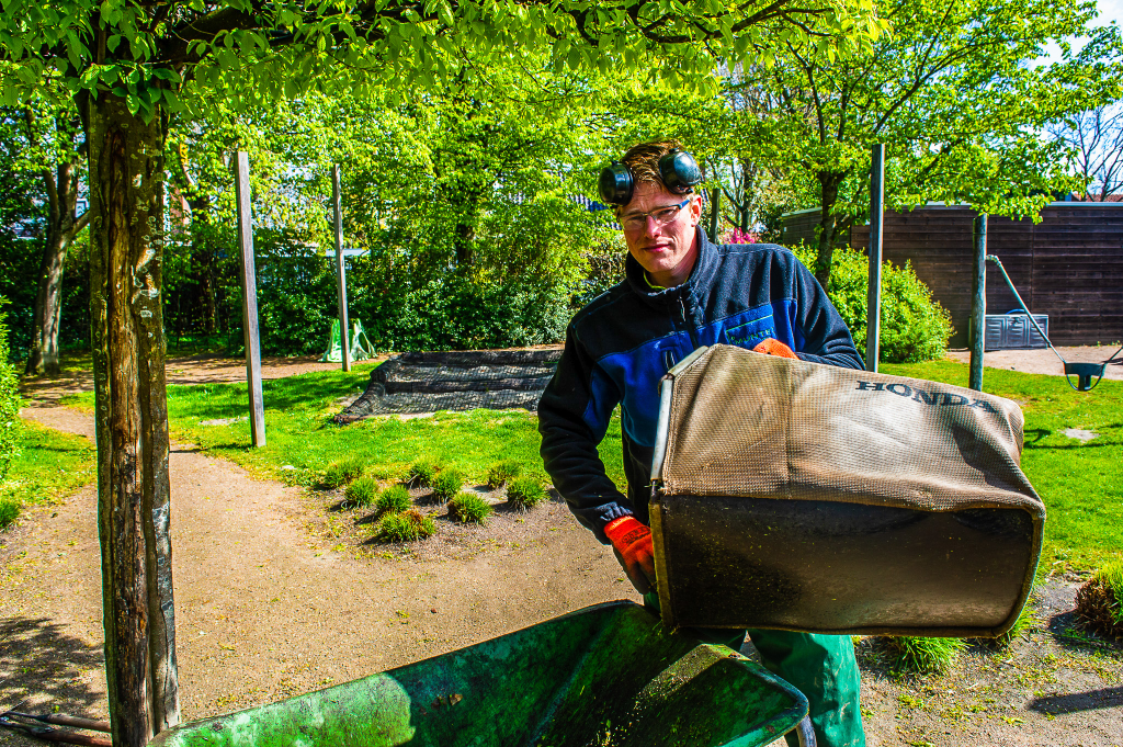Joost werkt als hovenier