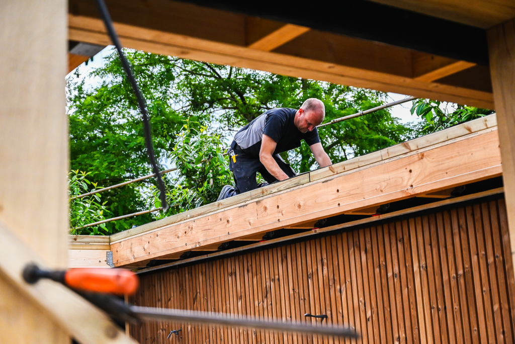 Aan het werk als hovenier aanleg in Dordrecht
