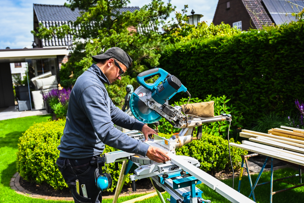 Vacatures Dordrecht, hovenier aanleg aan het werk
