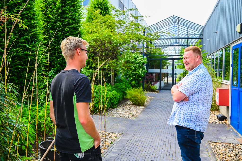 Recruiter in gesprek met een hovenier