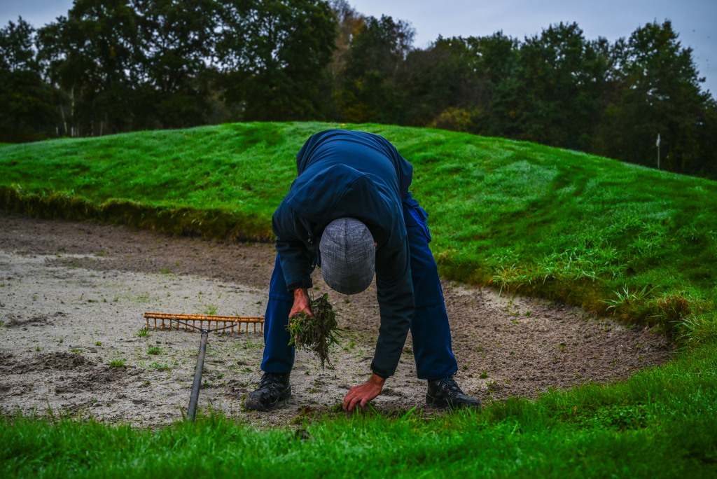 Greenkeeper bij Baneninhetgroen