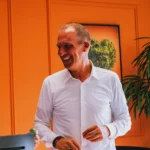 Intercedent Kenny aan het werk in Nieuw-Vennep