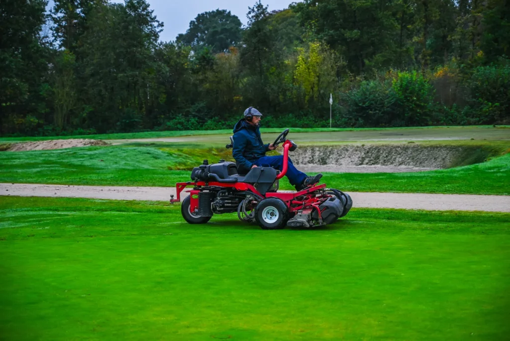 Greenkeeper aan het werk