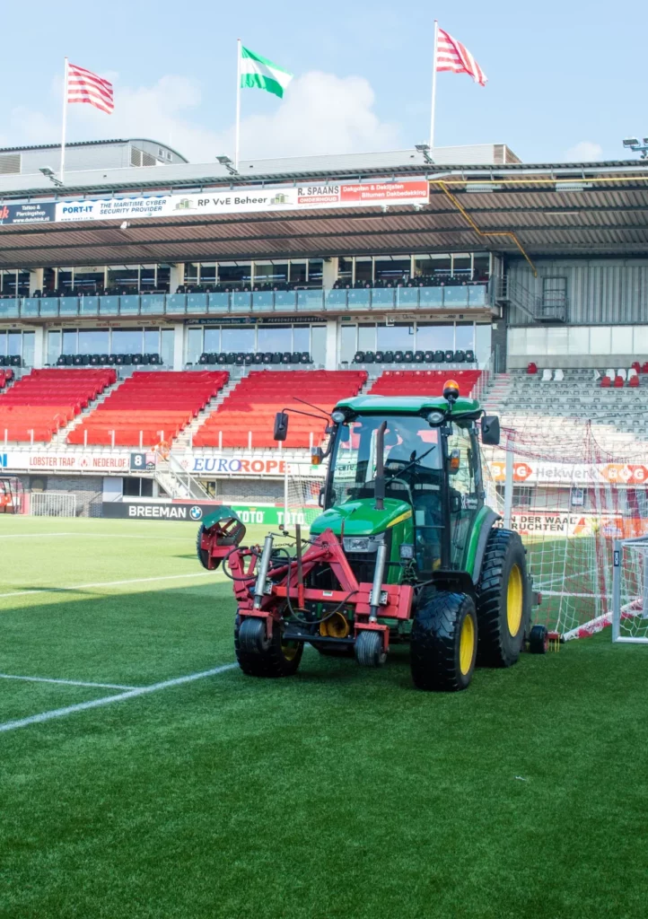 Maaimachinist sportvelden gezocht