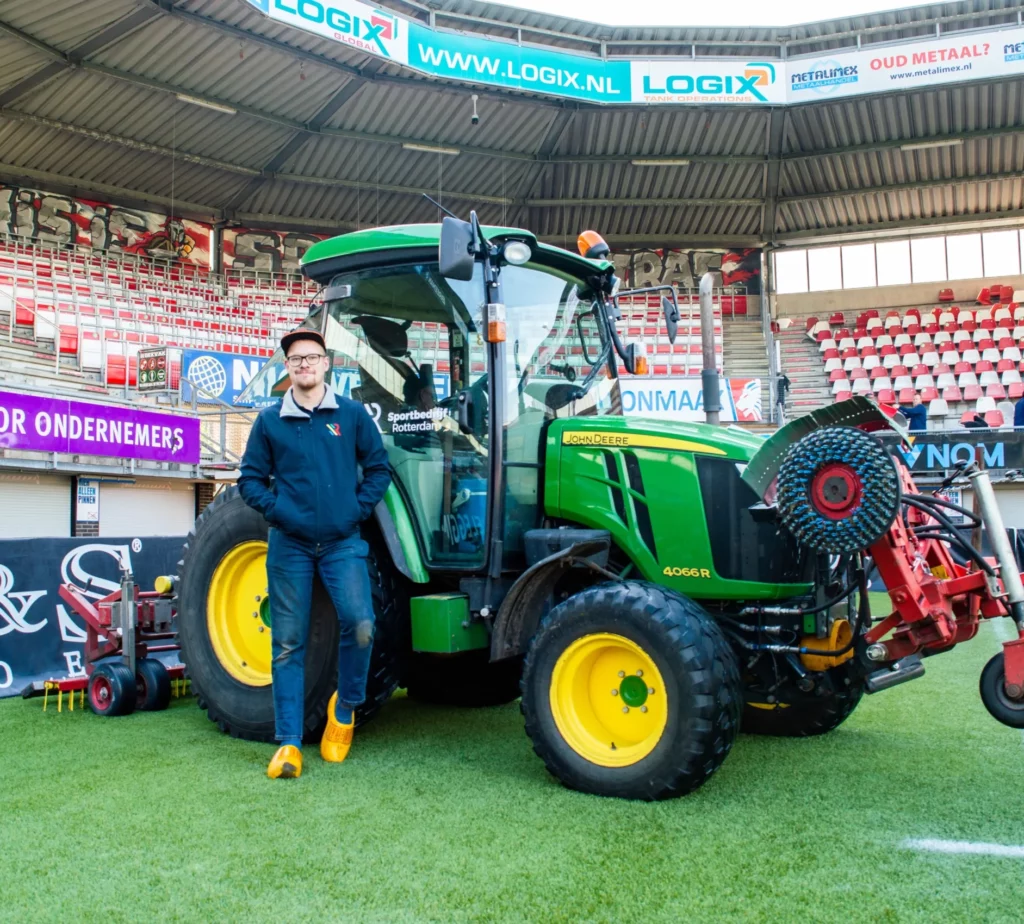Personeel sportvelden onderhoud