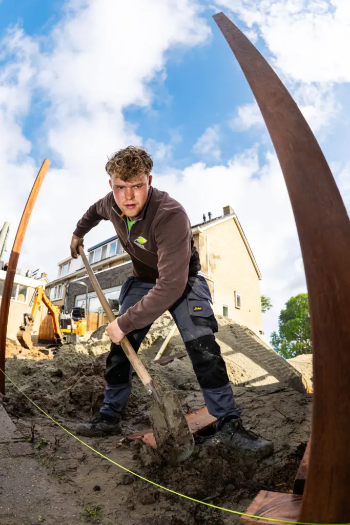 Aan het werk als hovenier aanleg